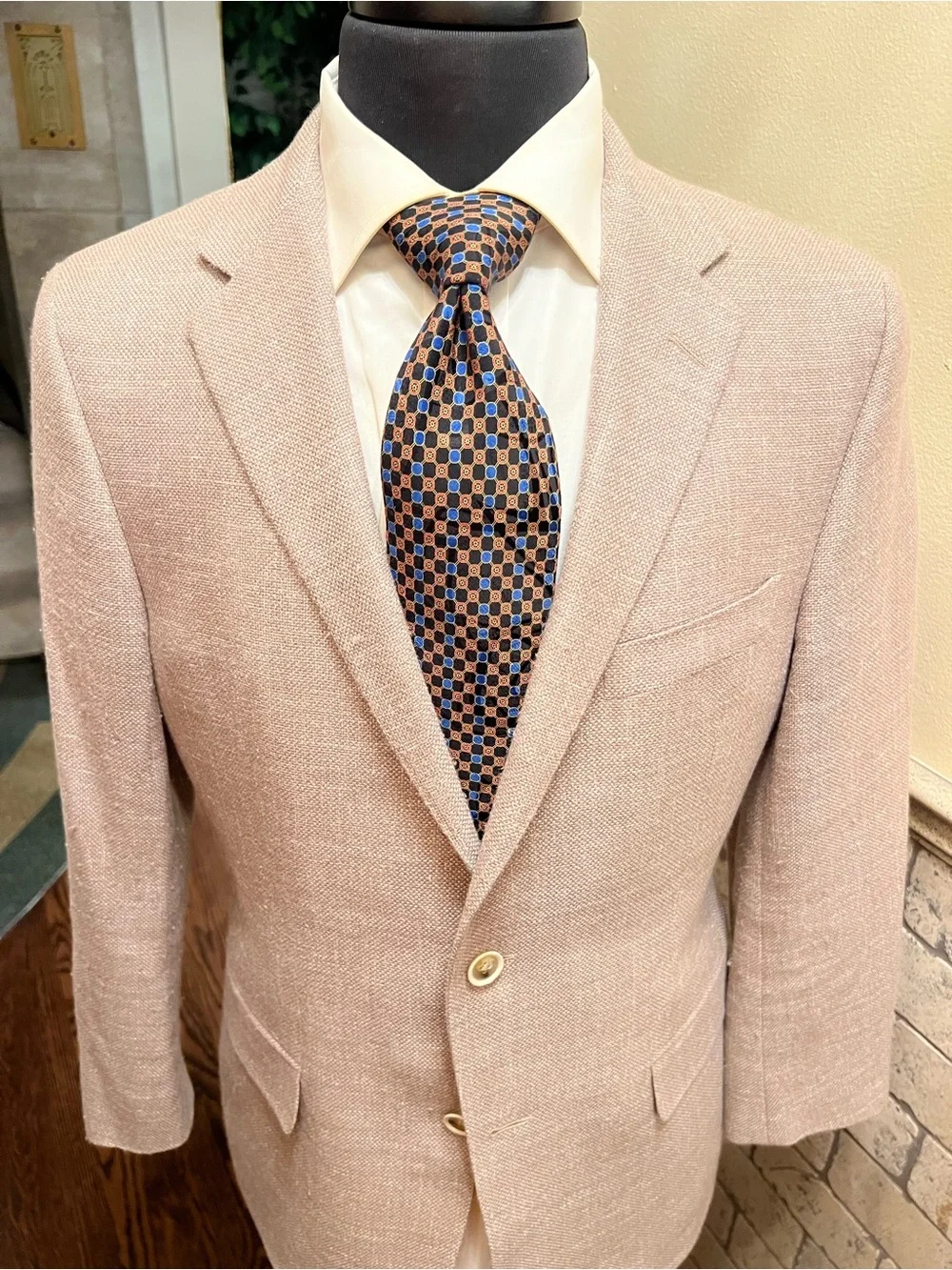 Hickey Freeman refined tan